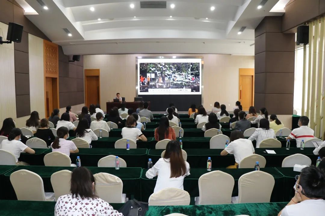 拍好圖片、講好故事、樹好形象——集團公司工會開展“職工素質(zhì)提升課堂”之《攝影入門及提高》培訓(xùn)